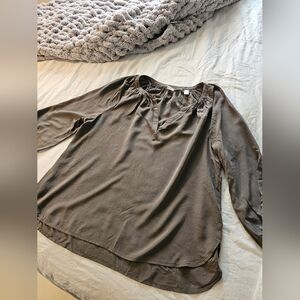 Max Studio Silk blouse Size: Large